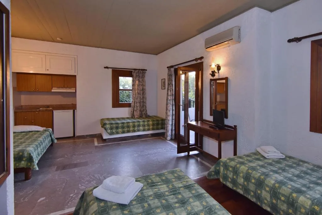 Lyda Hotel: another view