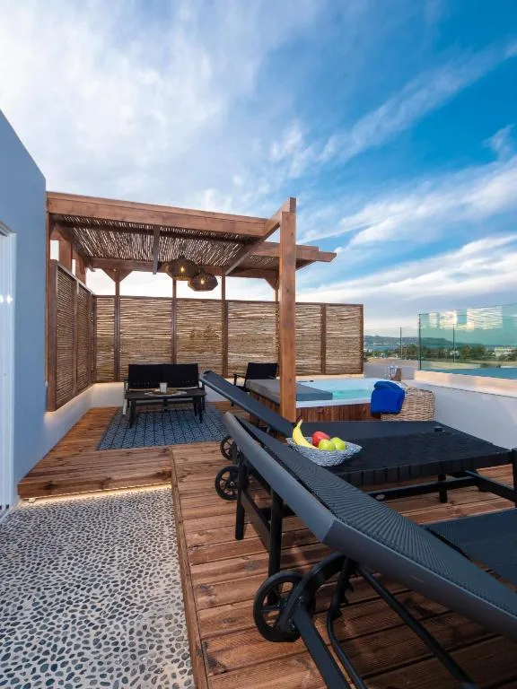 Lymberia Hotel: another view