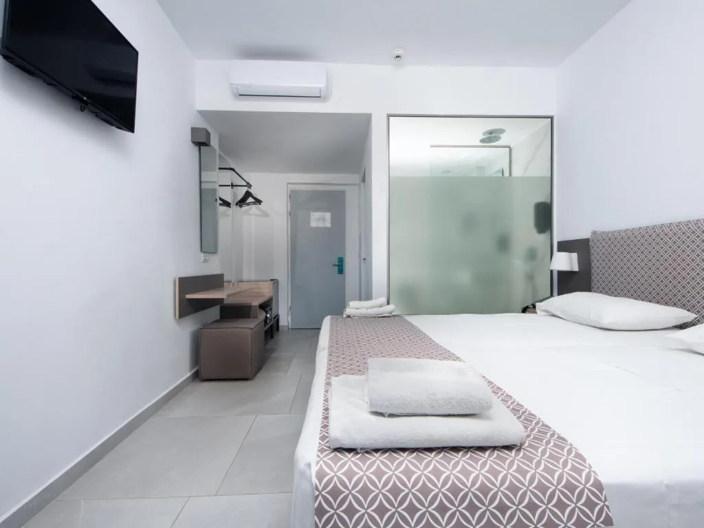 Lymberia Hotel: another view