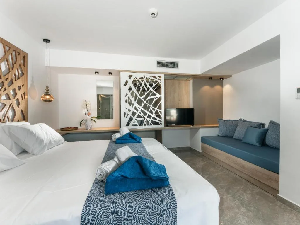 Lymberia Hotel: another view