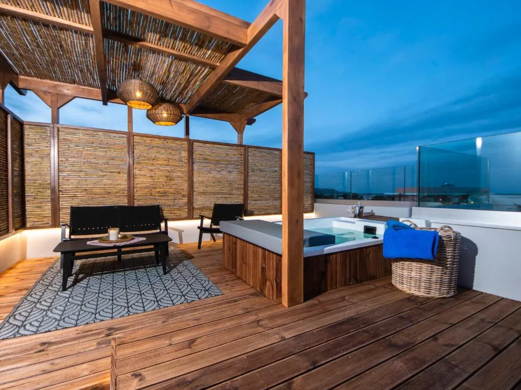 Lymberia Hotel: another view