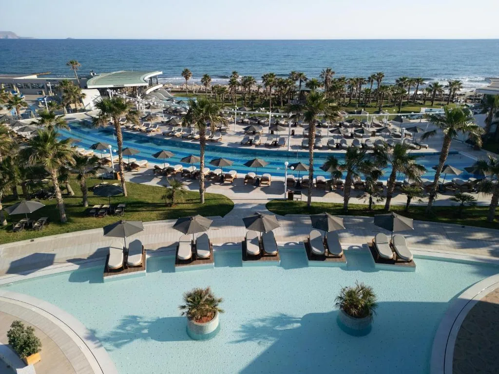Lyttos Mare: another view