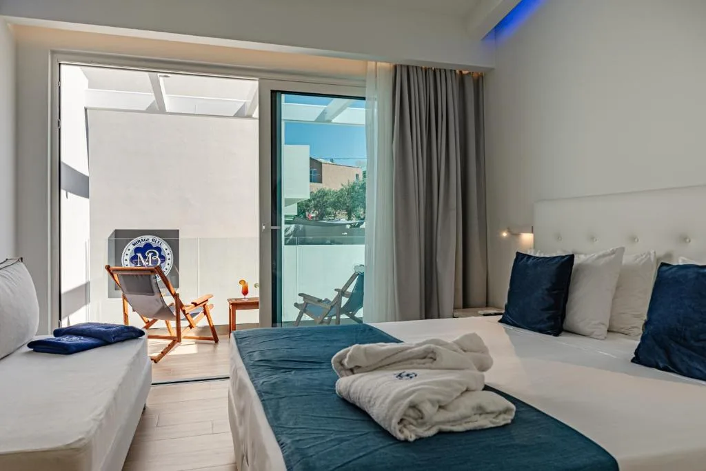 Magique Bleu Suites: another view