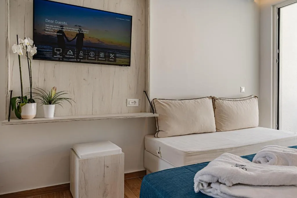 Magique Bleu Suites: another view