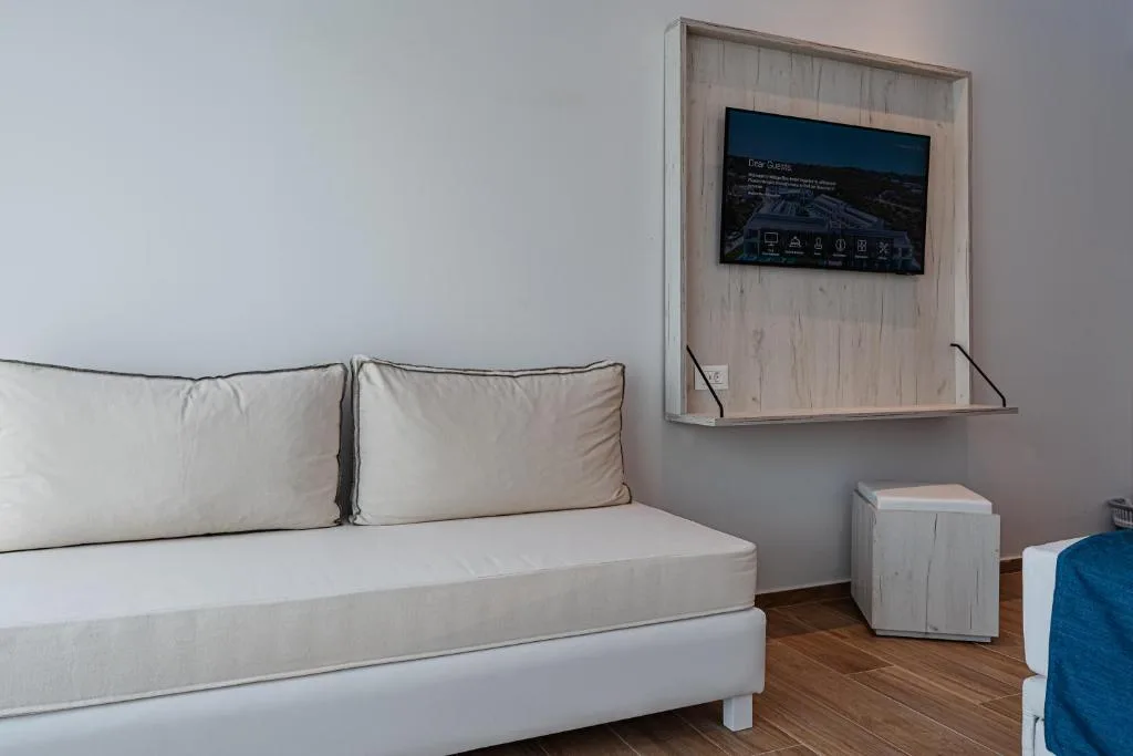 Magique Bleu Suites: another view