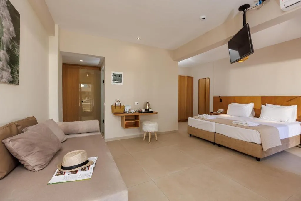 Malia Bay Beach Hotel & Bungalows: another view