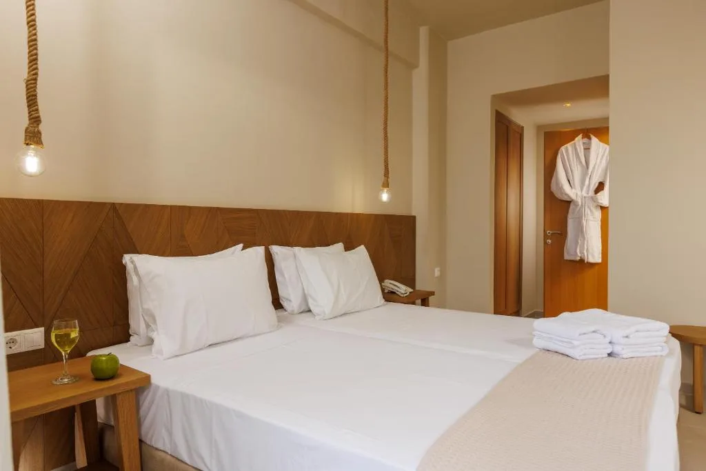 Malia Bay Beach Hotel & Bungalows: another view