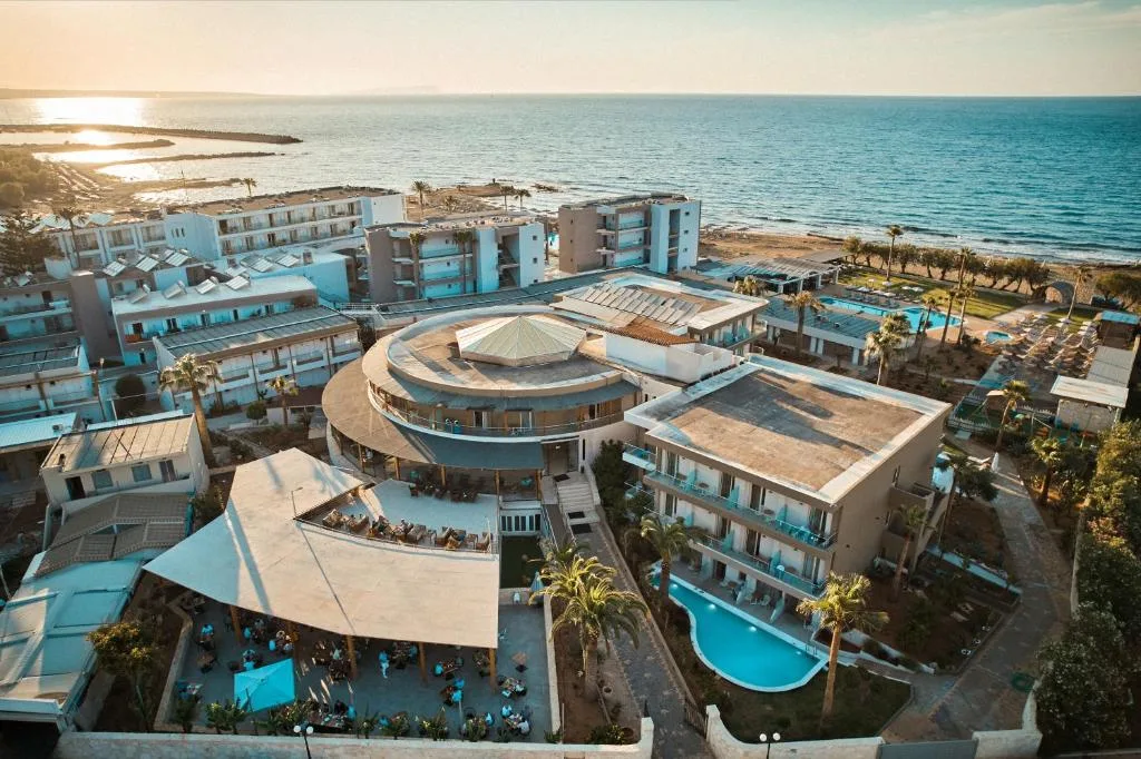 Malia Bay Beach Hotel & Bungalows: another view