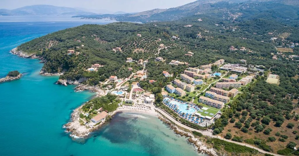 Mareblue Beach: another view