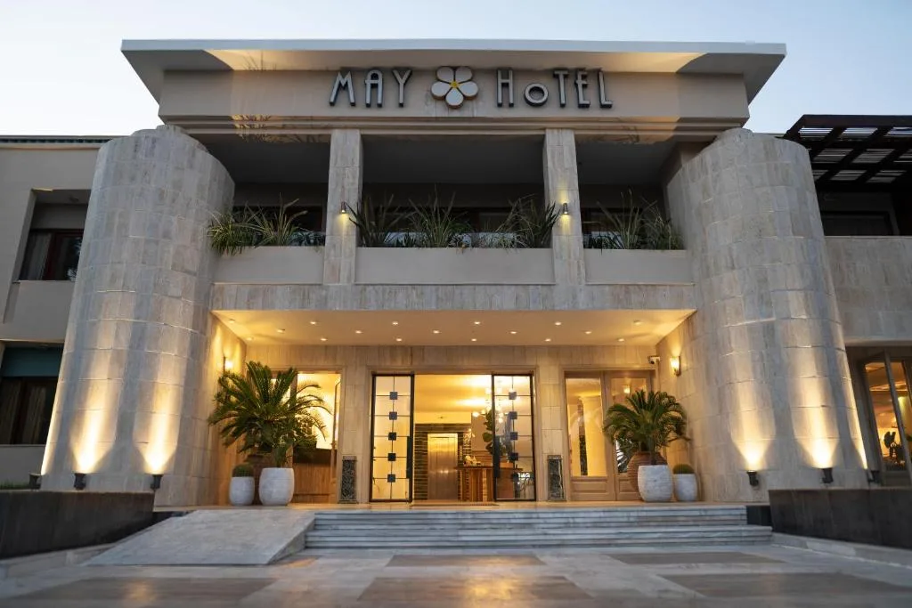 May Beach Hotel: another view