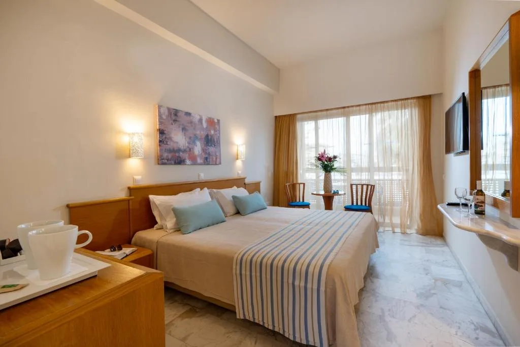 Minos Hotel: another view