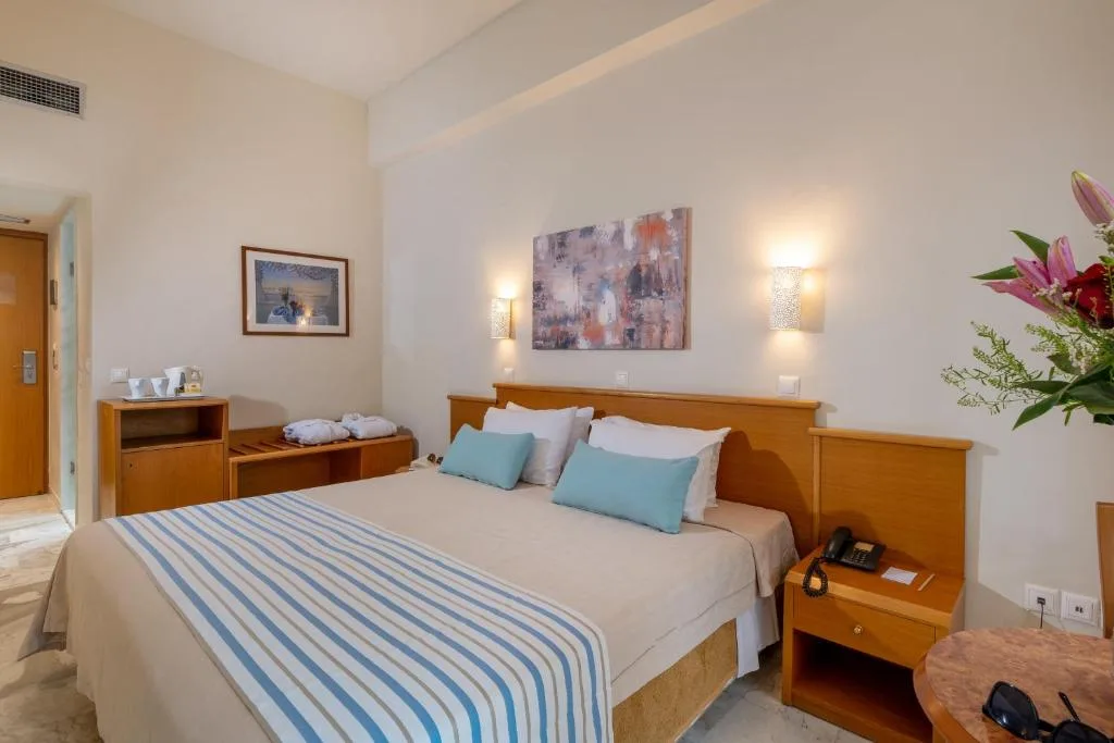 Minos Hotel: another view