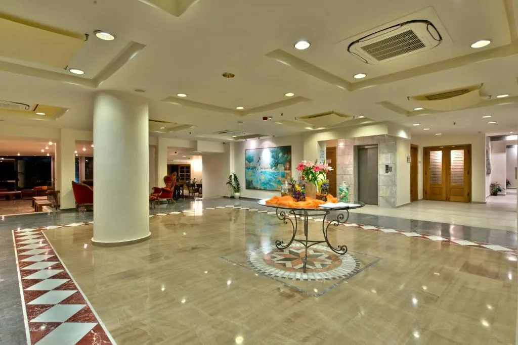 Minos Hotel: another view