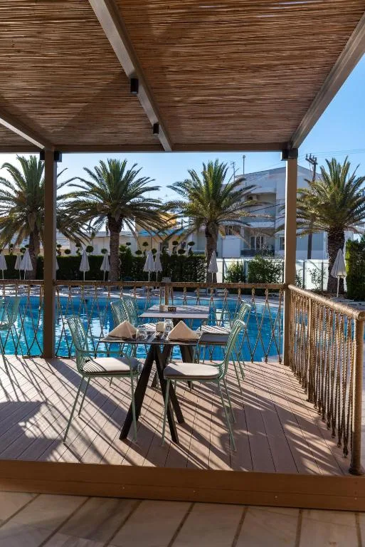 Minos Hotel: another view