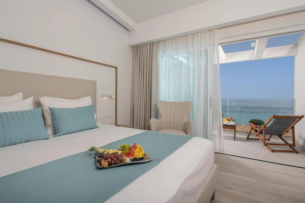 Mirage Bleu Hotel: another view