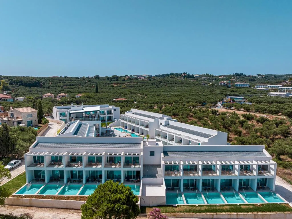 Mirage Bleu Hotel: another view