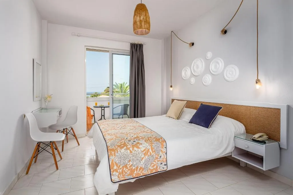 Mrs Chryssana Beach Hotel by GHH: another view