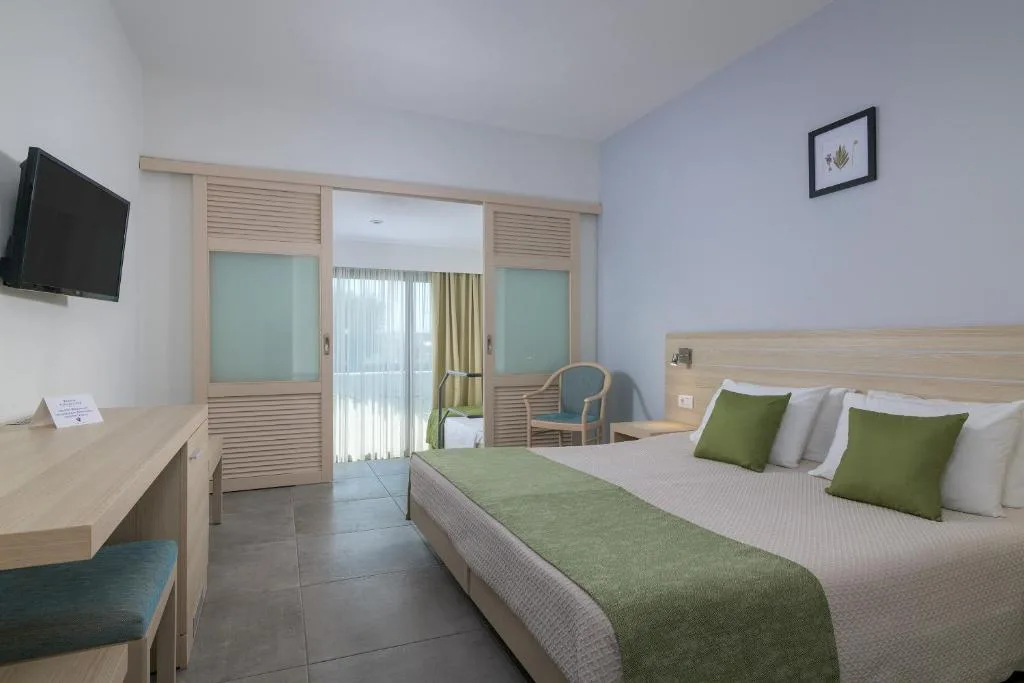Niriides Hotel: another view