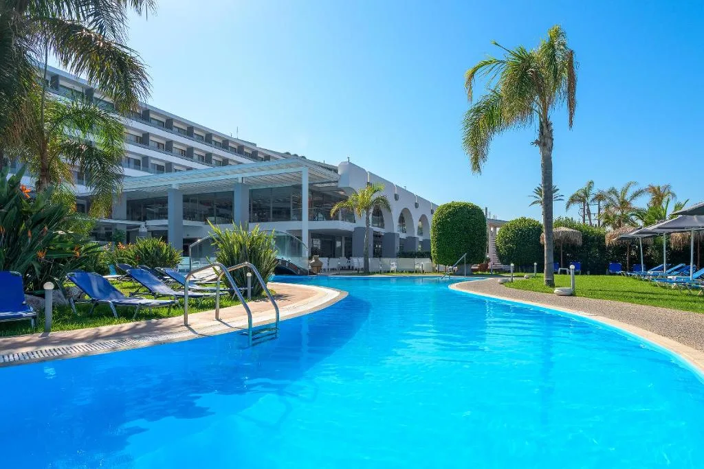 Oceanis Beach Hotel: another view