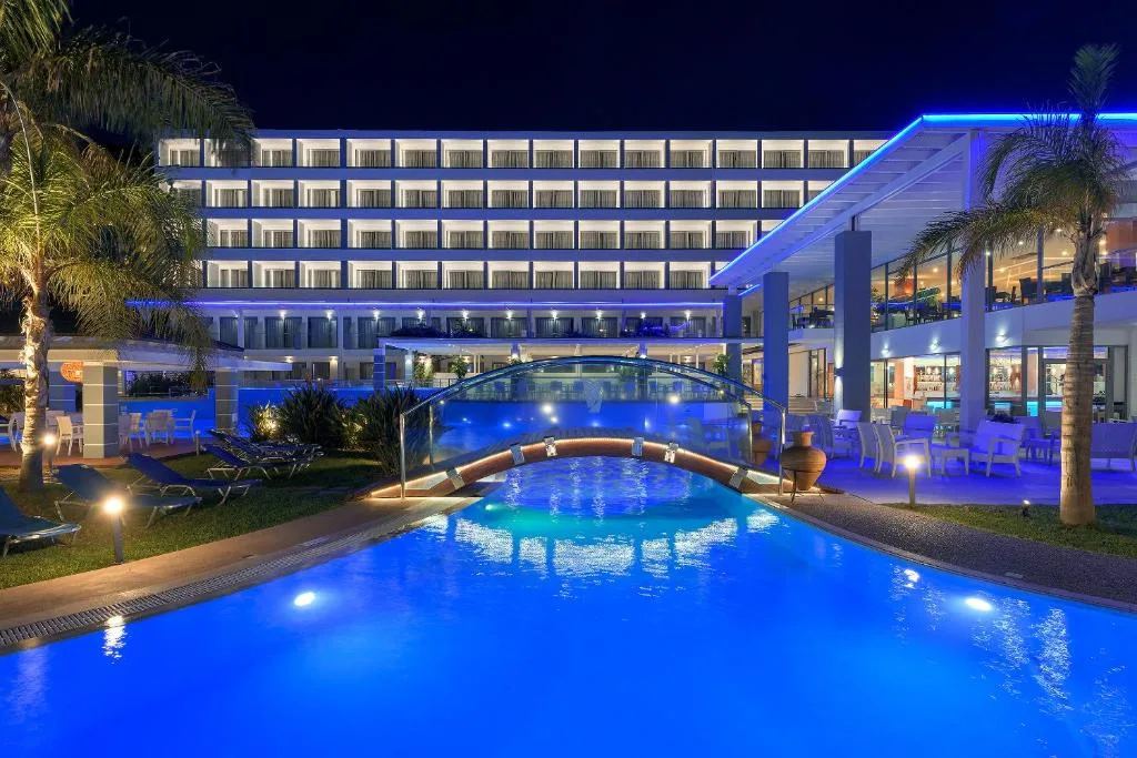 Oceanis Beach Hotel: another view
