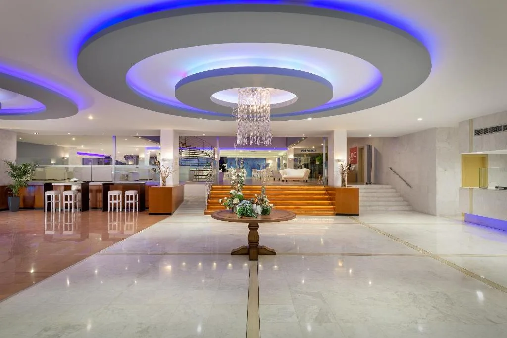 Oceanis Beach Hotel: another view