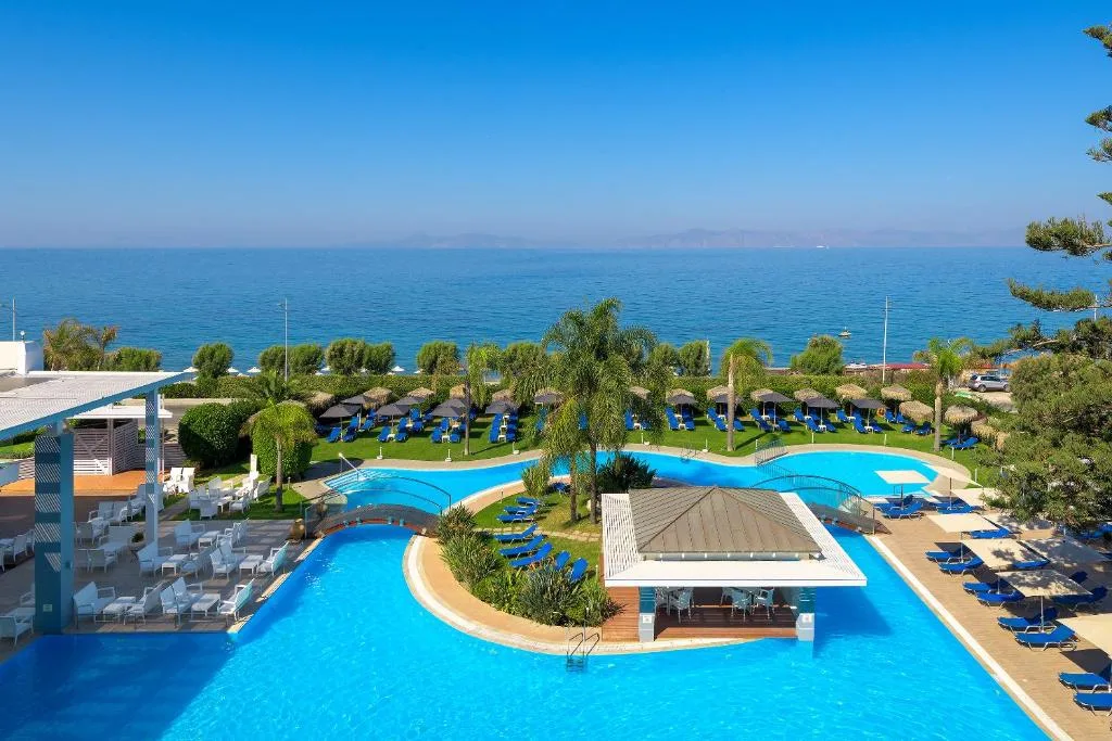 Oceanis Beach Hotel: another view