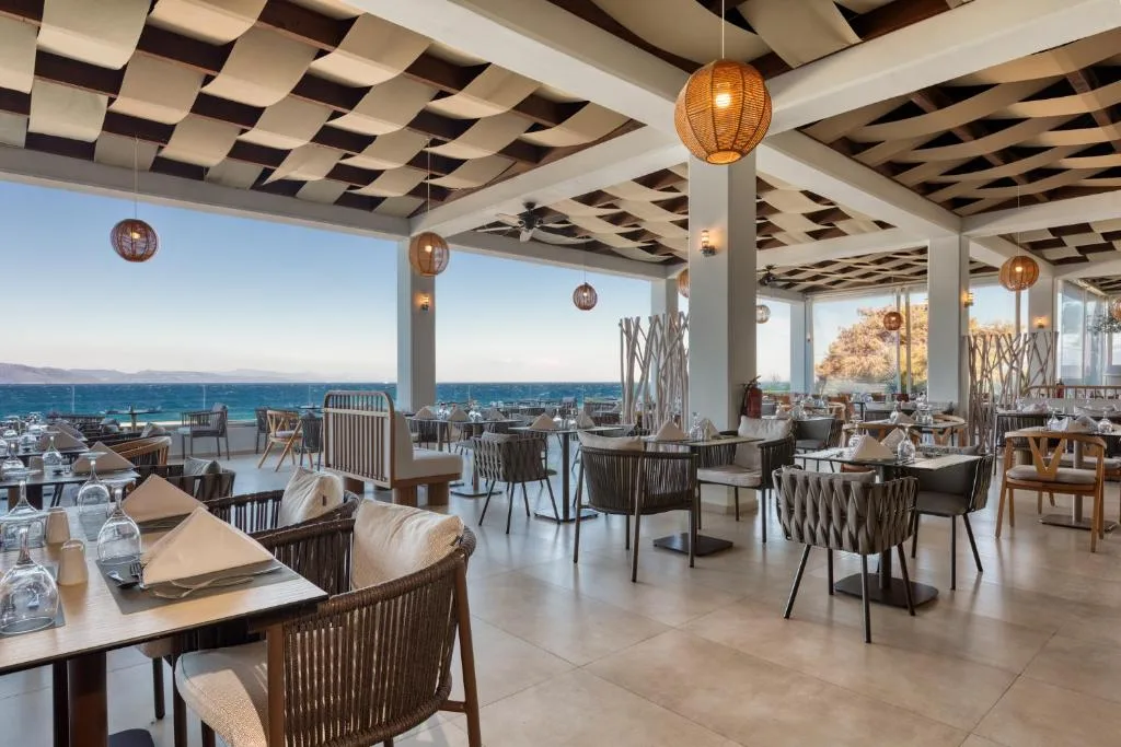 Oceanis Beach & Spa Resort: another view