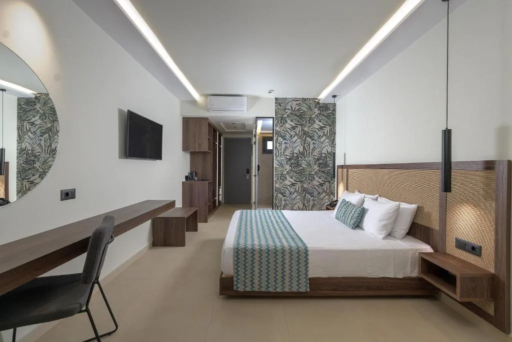 Oceanis Park Hotel: another view