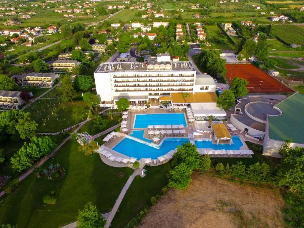 Olympian Bay Grand Resort: another view