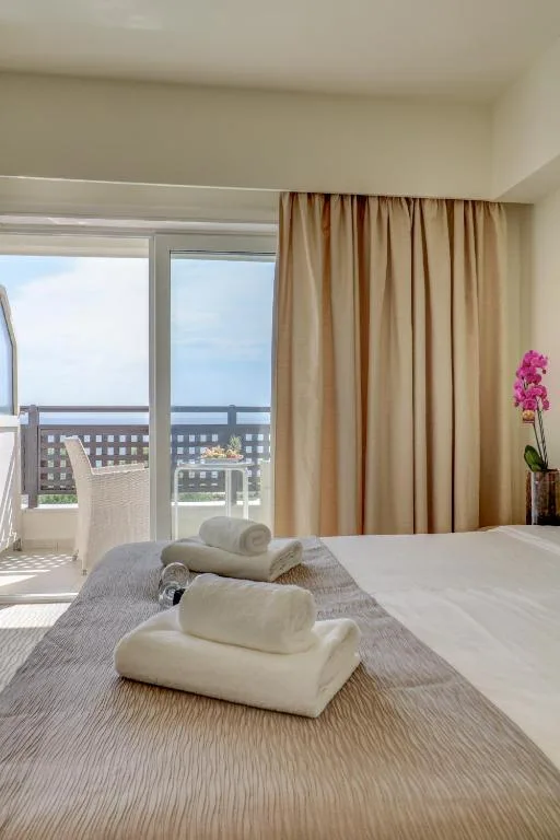 Olympian Bay Grand Resort: another view