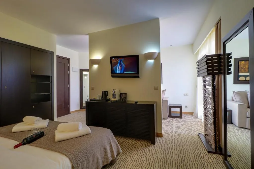Olympian Bay Grand Resort: another view