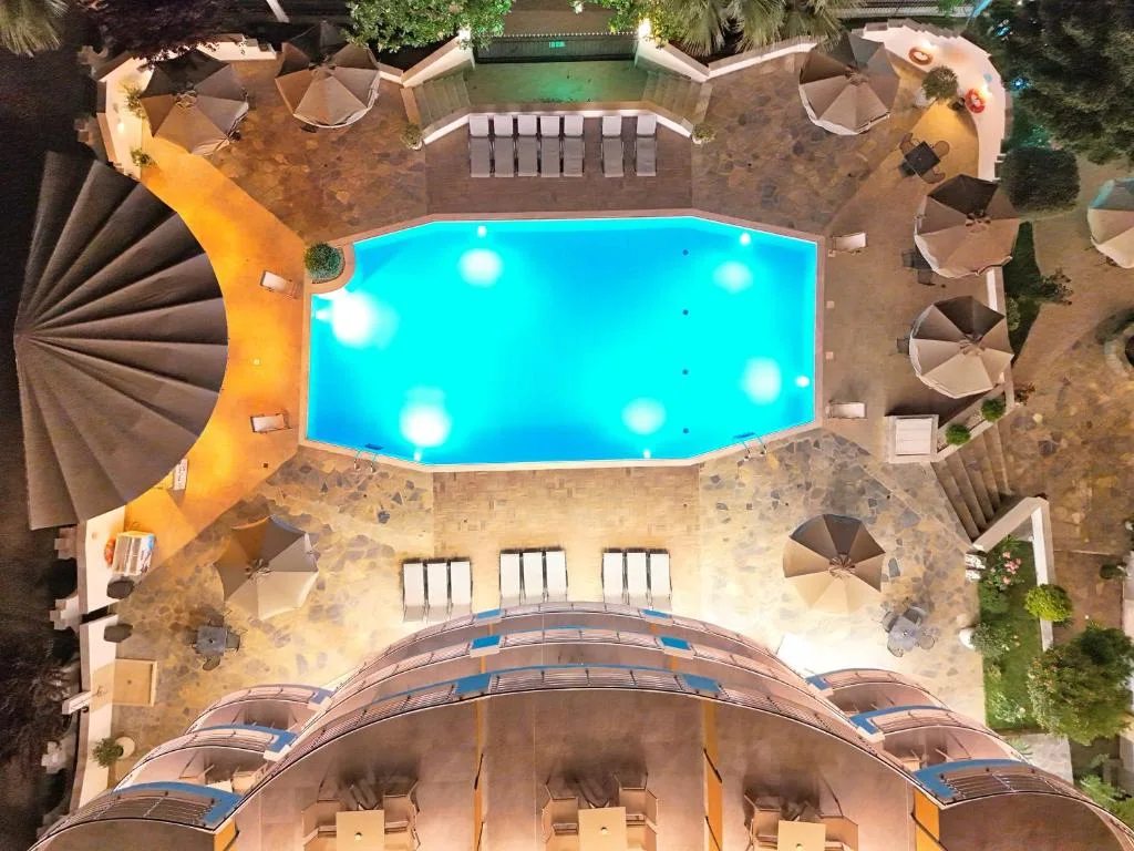 Olympion Melathron: another view