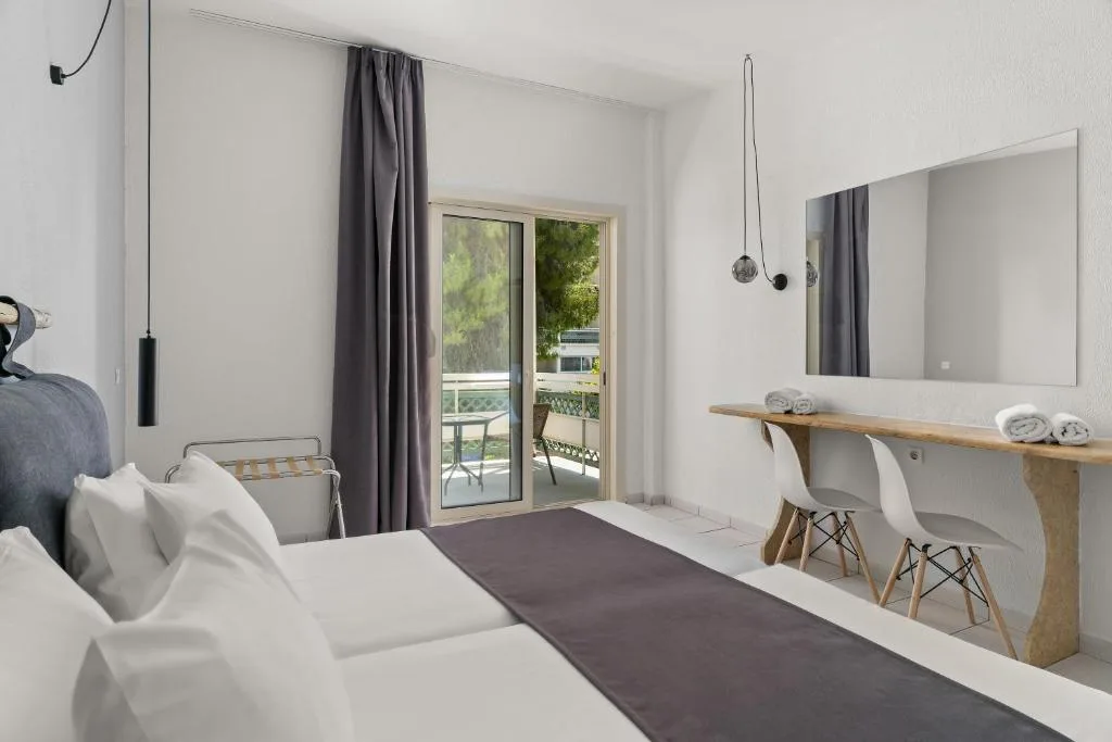 Palmariva Beach Hotel: another view