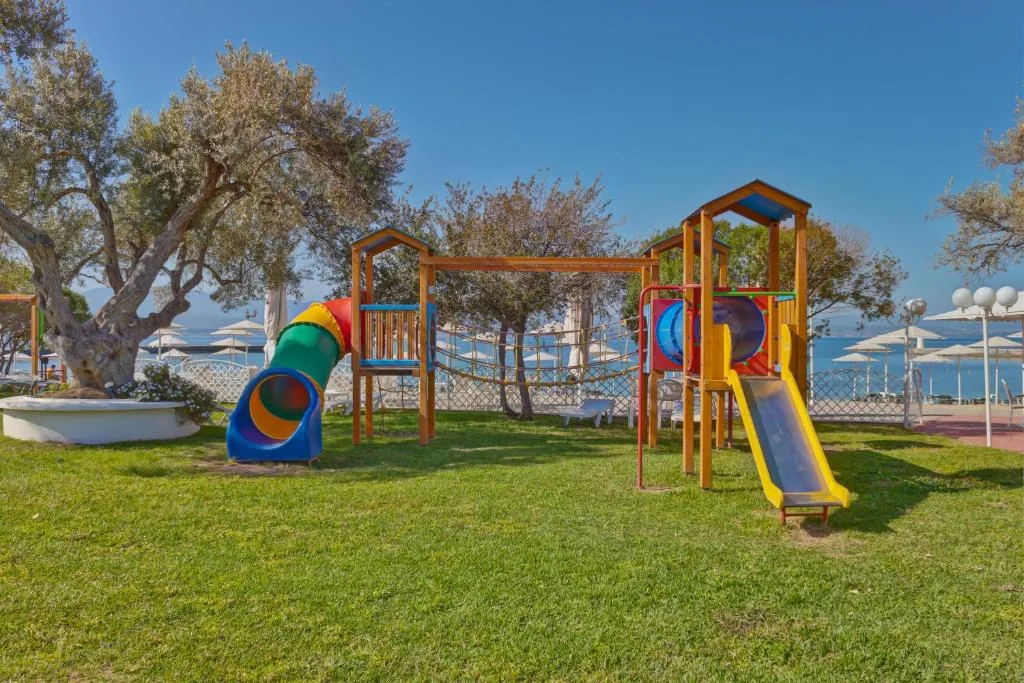 Palmariva Beach Hotel: another view