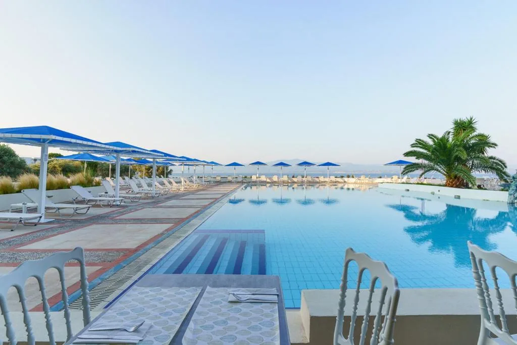 Palmariva Beach Hotel: another view