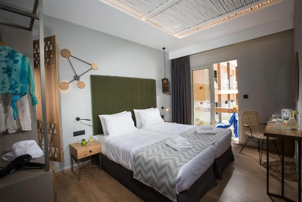 Palmera Beach Hotel & Spa: another view