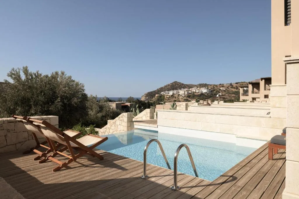 Paralos Irini Mare: another view