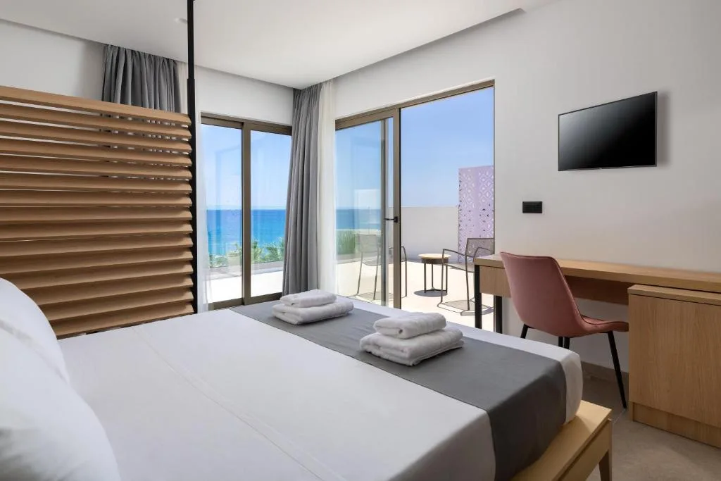Paralos Rodos Lifestyle: another view