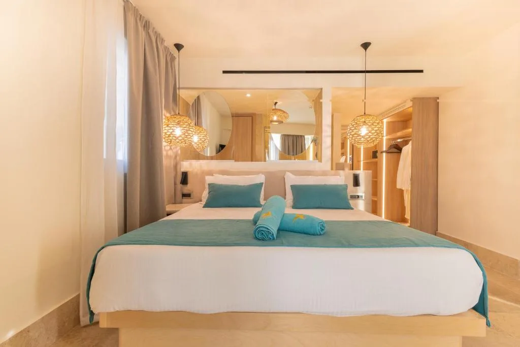 Pegasos Deluxe Beach Hotel: another view