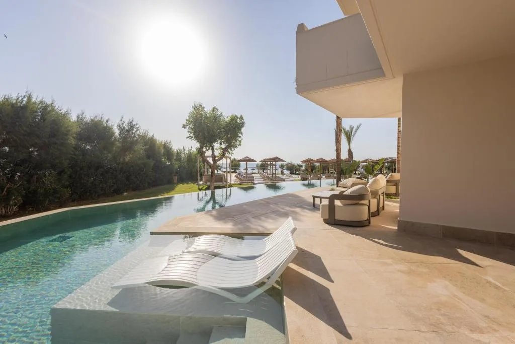 Pegasos Deluxe Beach Hotel: another view