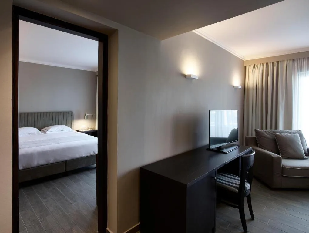 Pelagos Suites Hotel & Spa: another view