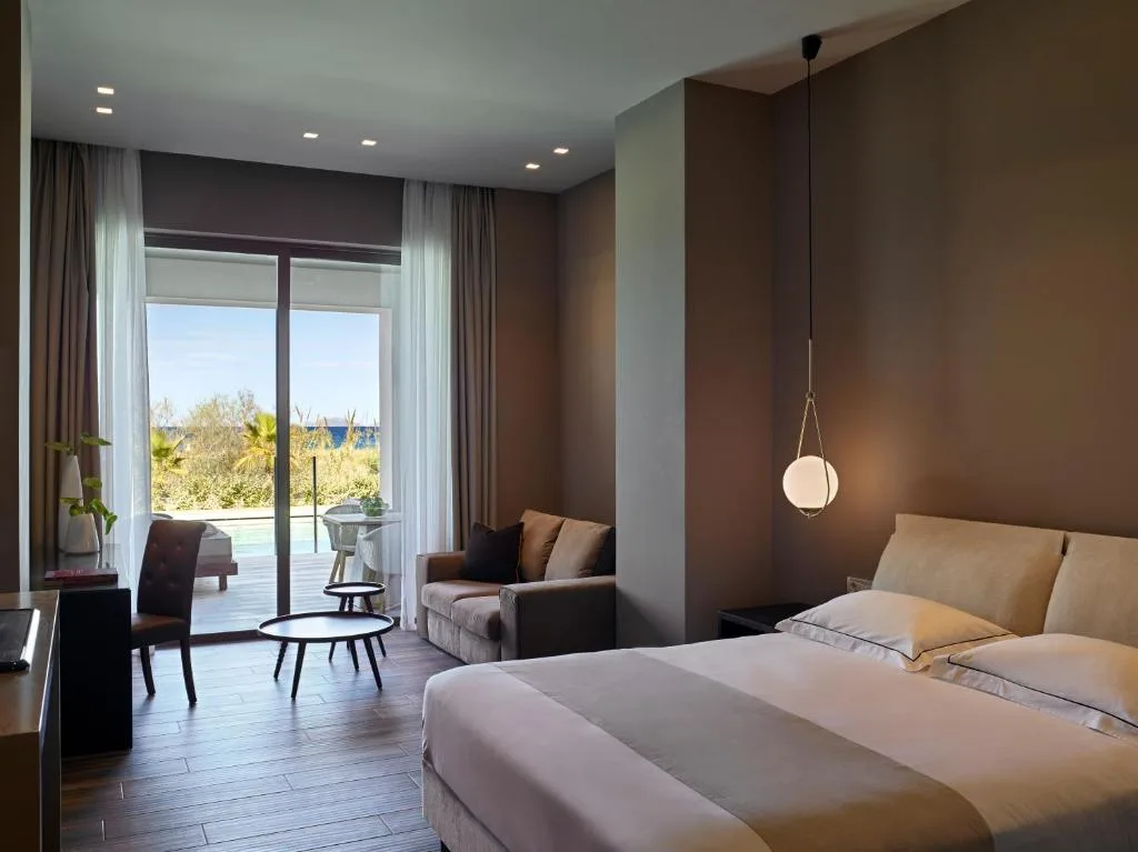 Pelagos Suites Hotel & Spa: another view
