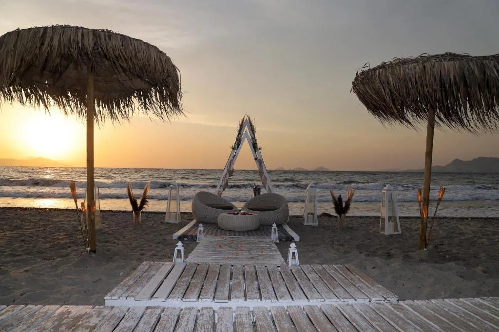 Pelagos Suites Hotel & Spa: another view