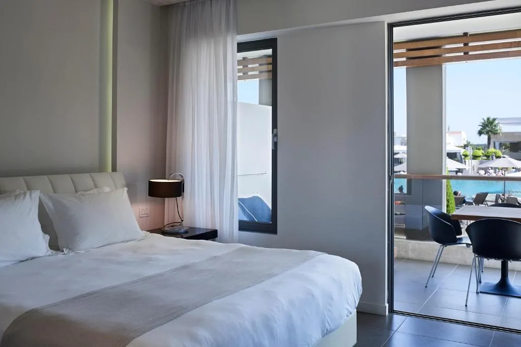 Pelagos Suites Hotel & Spa: another view