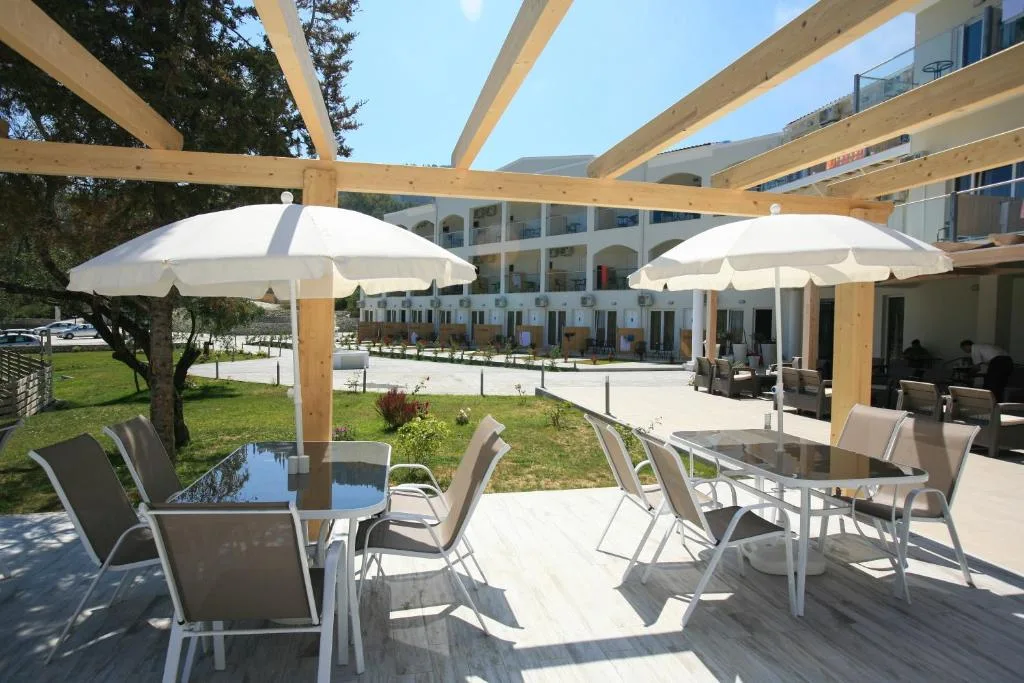Saint George Palace: another view