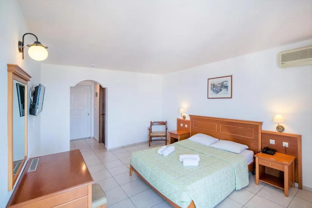 Semiramis Village Hotel: another view
