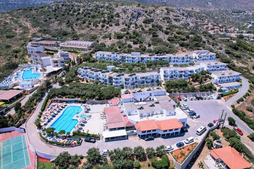 Semiramis Village Hotel: another view