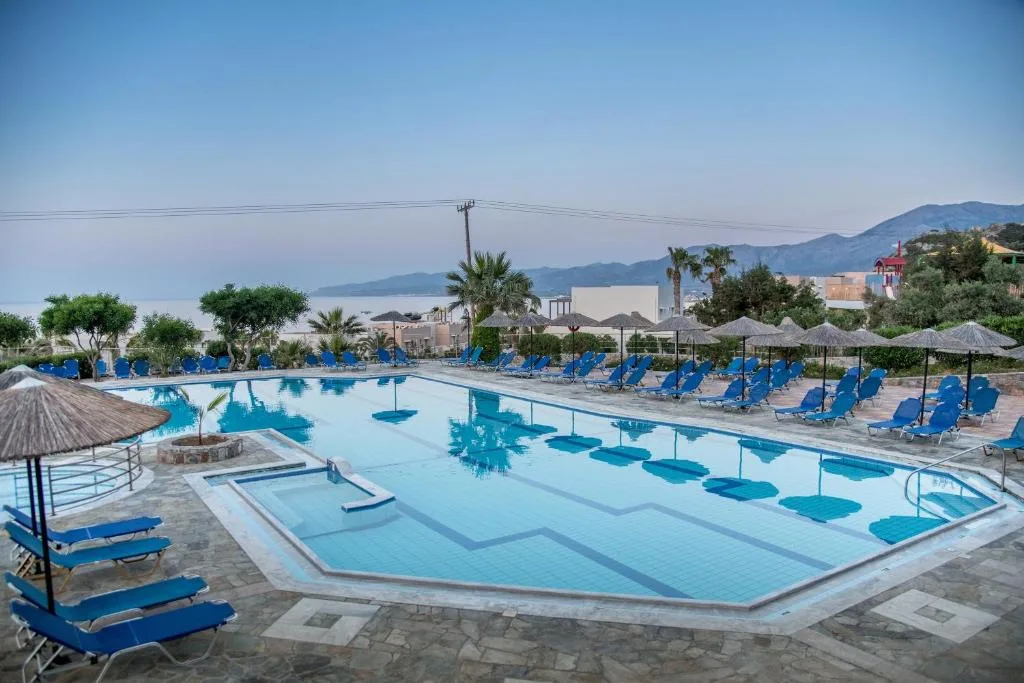Semiramis Village Hotel: another view