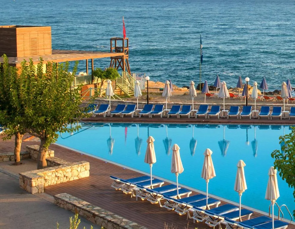 Silva Beach Hotel: another view