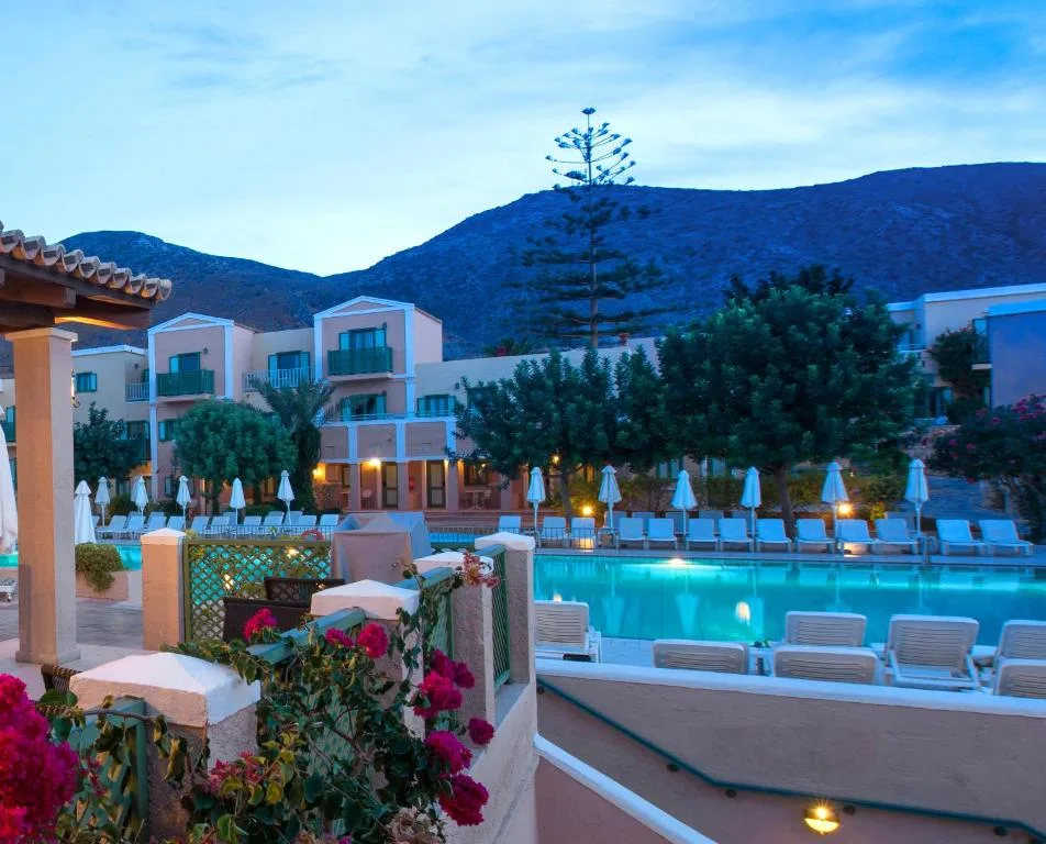 Silva Beach Hotel: another view